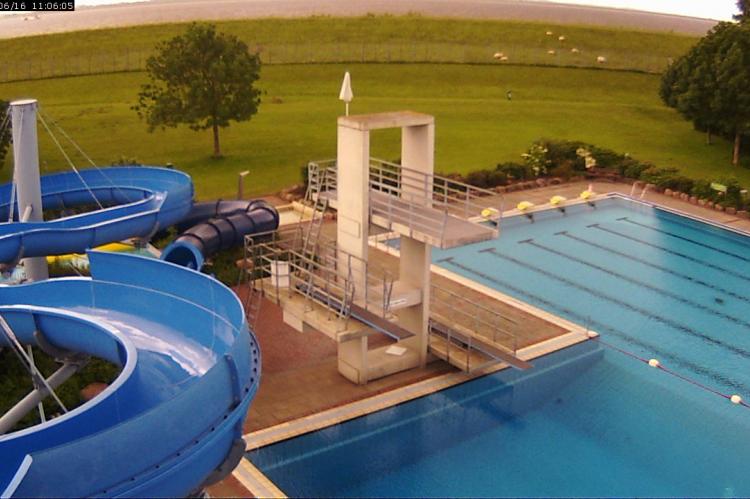 Riesenrutsche im Freibad Brokdorf